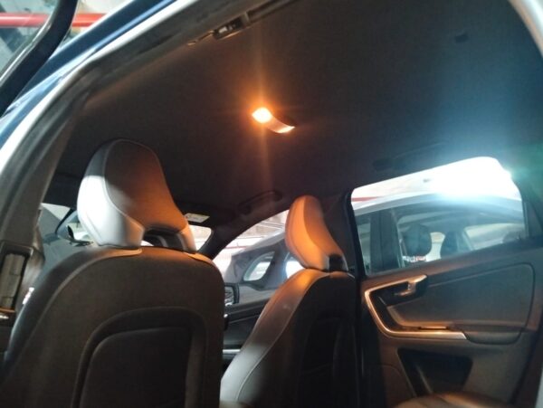 VOLVO XC 60 T5 - Image 9